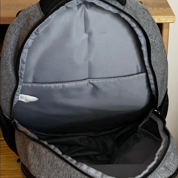 Under Armour Hustle 4.0 Backpack - Picture 7 of 10